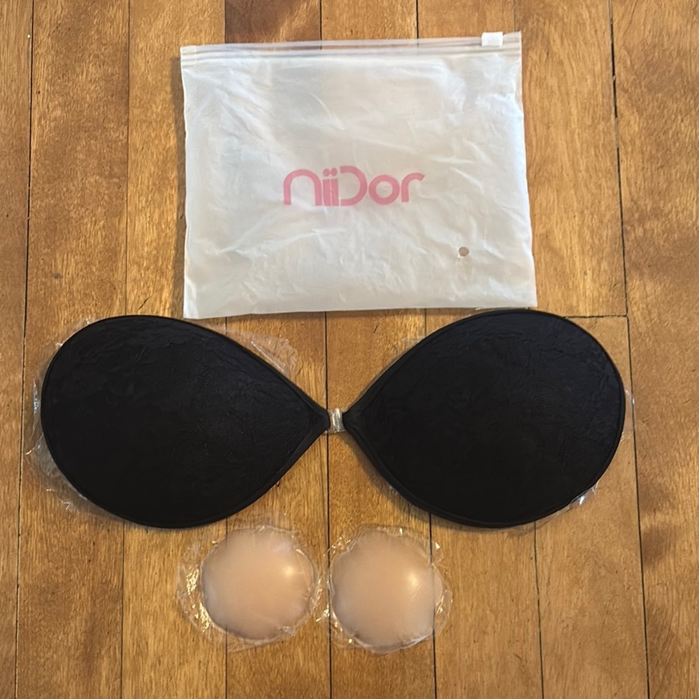 Black Strapless Adhesive Bra